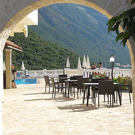 Ξενοδοχείο με διαμερίσματα Bbb - Blick Μπαρμπάτι
